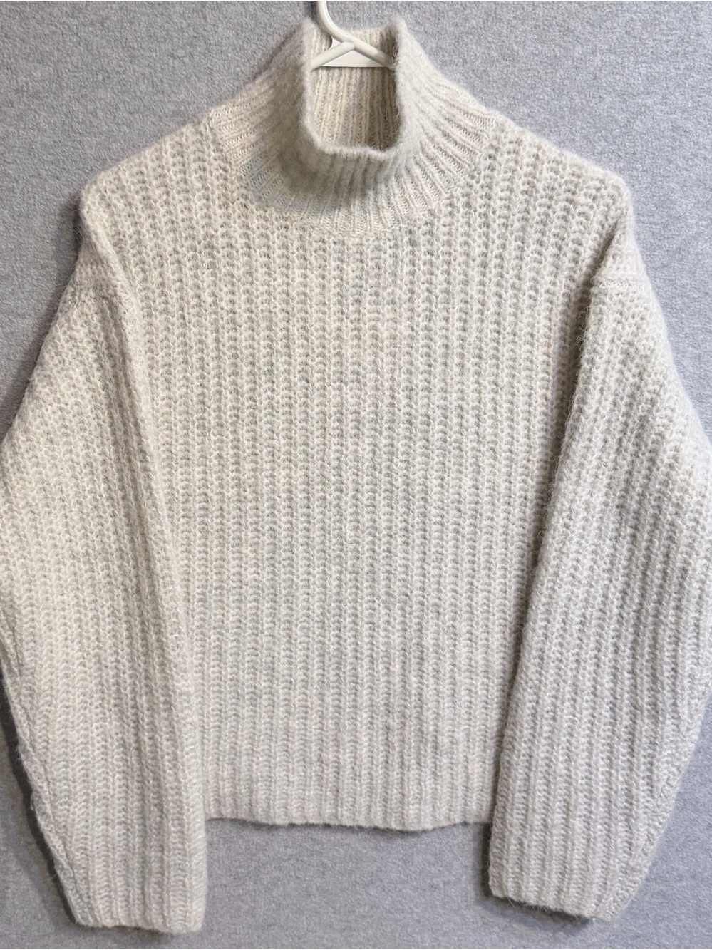 Calvin Klein women's soft and cozy chunky textured knit sweater new with tags.